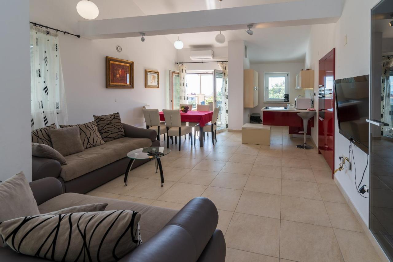 Apartments Salatic 克尔克 外观 照片